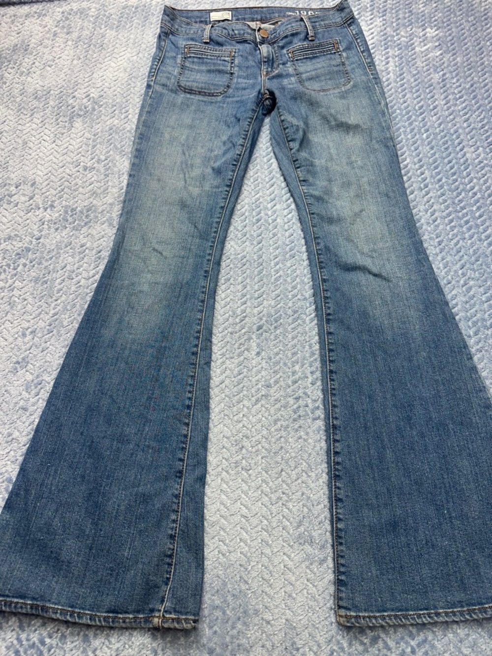 Gap 1969 women’s Flare Jeans, size 27/4